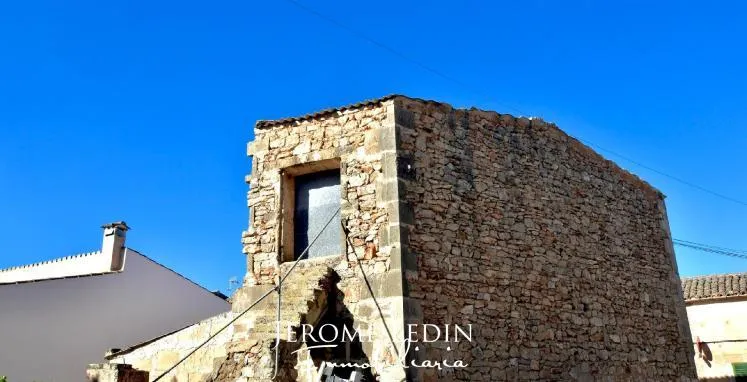 Urban land with a small house to build in Santanyi — photo 3