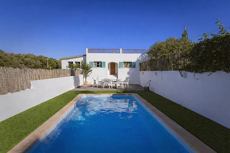 Chalet in Cala Llombards - with pool, garden and ETV license for 5 people — photo 2