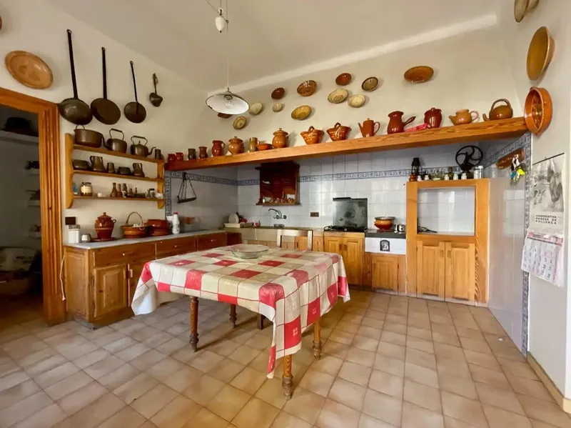 We are pleased to present the most emblematic house in the village of Mancor de la Vall, located in the very center — photo 7