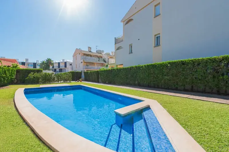Bright and spacious ground floor apartment, fully renovated, for sale in Llenaire, Puerto Pollensa, a few meters from the beach — photo 3