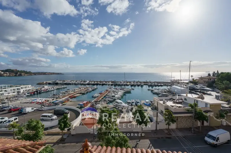 Spacious chalet to renovate on the first line of Calanova Port, in the residential area of San Agustin, Mallorcan style. — photo 4