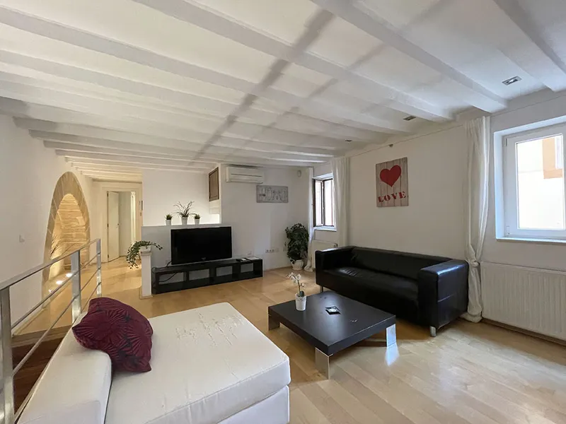 Elegant duplex flat with 2 bedrooms and 2 bathrooms in La Lonja area, Palma — photo 1