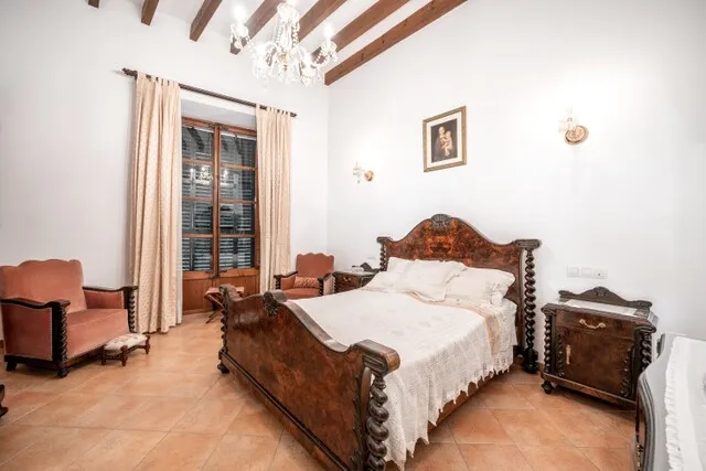 Town house with commercial potential for sale in Pollensa, North Mallorca — photo 11