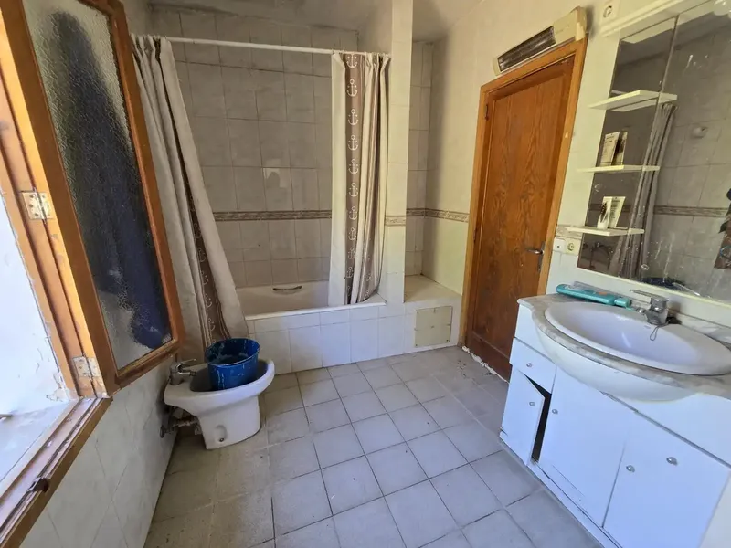 We present this magnificent property located in the charming municipality of Mancor de la Vall, ideal for those seeking a spacious and full home — photo 12