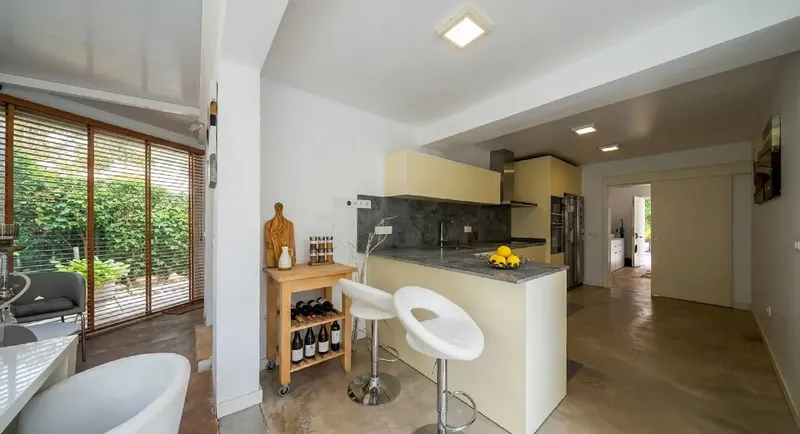 This tasteful single-storey villa is located in the coveted and particularly quiet residential area of Port Verd. — photo 6