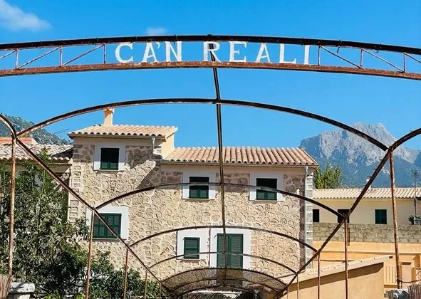 Village house in Calle Adela Oliver LLinas, 6, Soller — photo 2