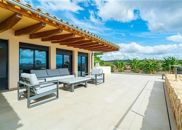 Estate in Campos — photo 3