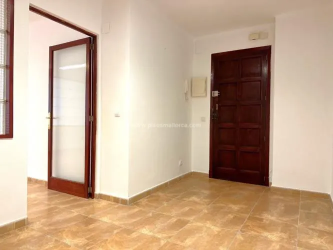 Office / Workspace. Palma de Mallorca, Center Area — photo 12