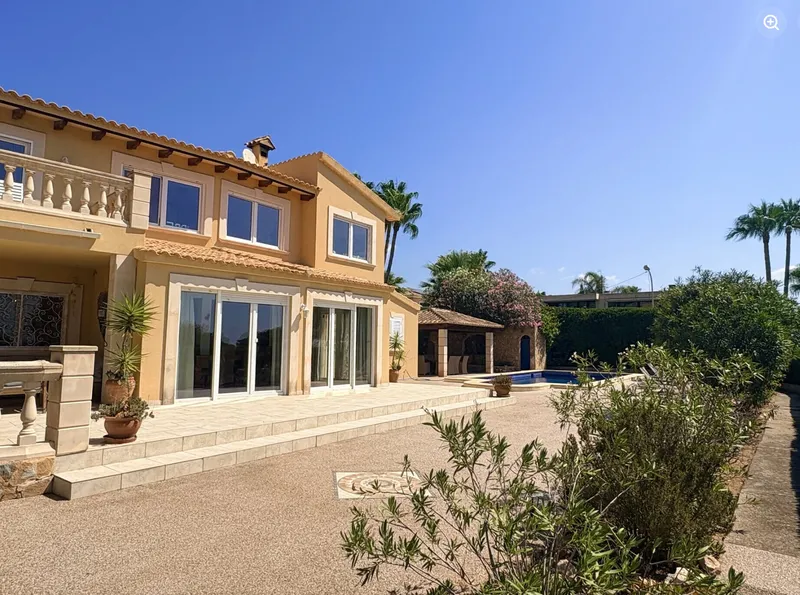 Mediterranean-style detached house with sea views and holiday rental licence in Cala Pi — photo 10