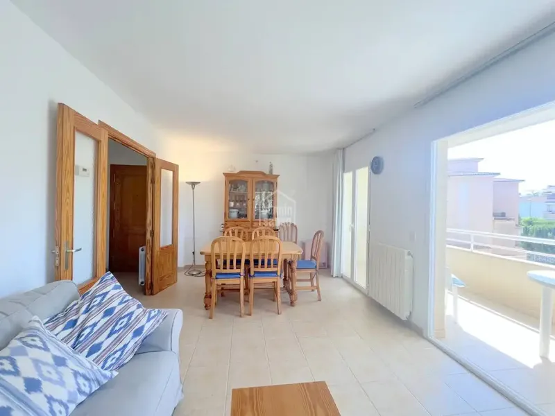 Impecable y soleado apartamento en primera planta, situado muy cerca de la playa de Cala Bona, del bonito puerto pesquero de la zona, así co — photo 4