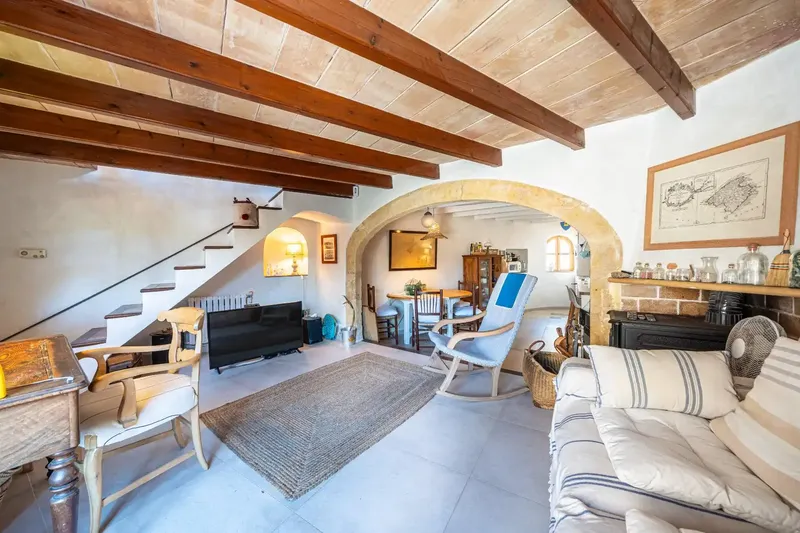 Gestpropiedad presents in Mallorca this house in Capdepera, a real estate opportunity located a few meters from the castle. The property — photo 4