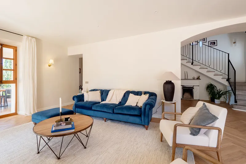 Stylishly renovated villa with guest house and large plot — photo 6
