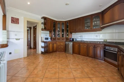 Sa Pobla, comfortable, spacious villa with pool in a quiet location with sweeping views in Crestatx — photo 12