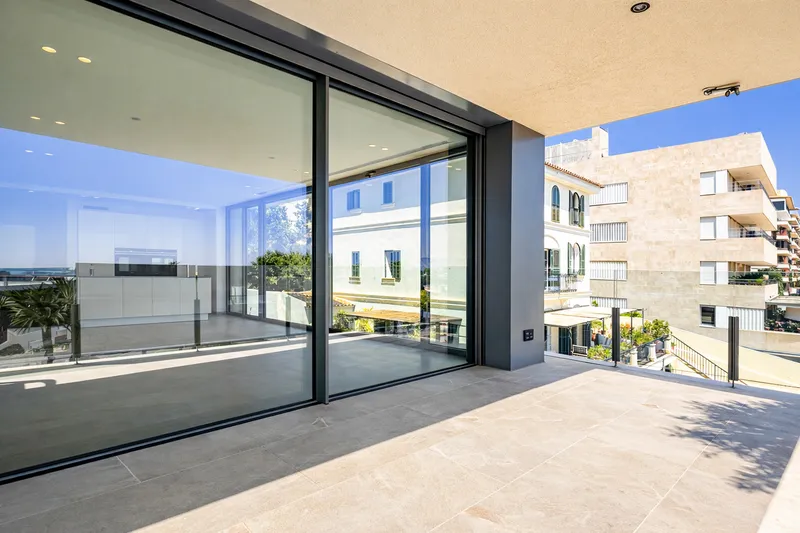 Modern Apartment with Panoramic Sea Views on the Front Line of Paseo Marítimo, Palma More — photo 6