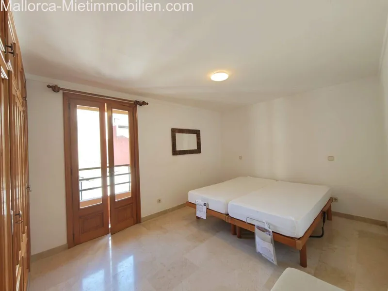 Renovated 126m² apartment with 4 rooms and sea view for rent — photo 11