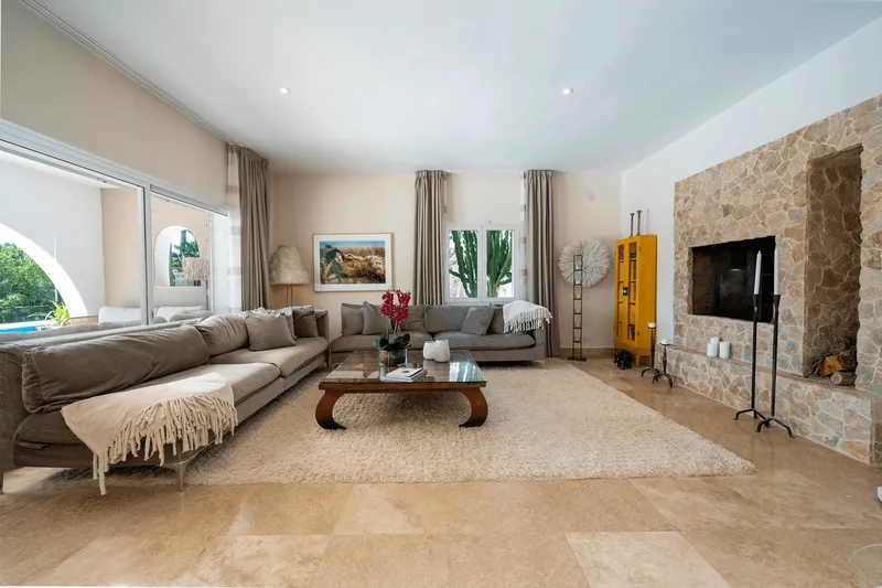 Mediterranean villa just steps from the sea in Sol de Mallorca — photo 4
