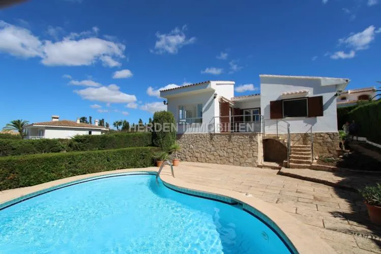 Fantastic villa on the south coast in Bahia Azul, Mallorca, available to rent — photo 2