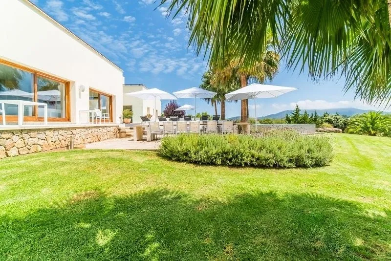 Unique estate property with guesthouse close to the beach and terrific sea view — photo 6
