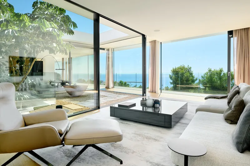 Brightful villa with pool and sea views — photo 9