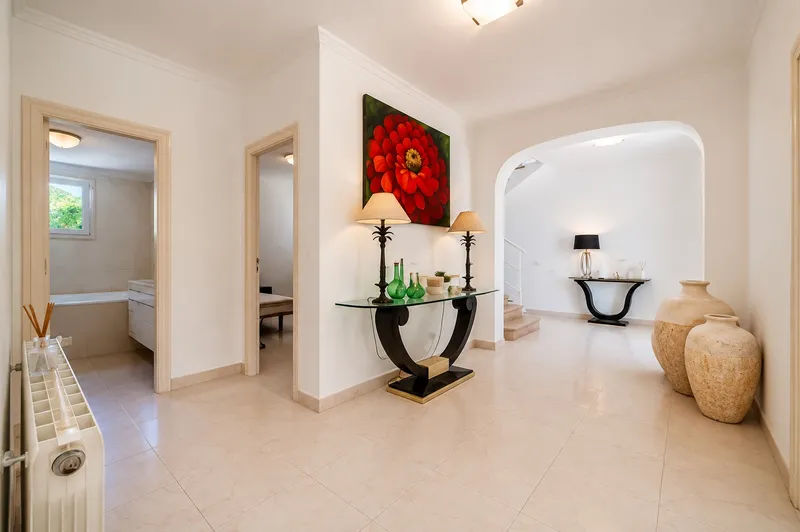 Spacious Villa for Sale in Nova Santa Ponsa — photo 8