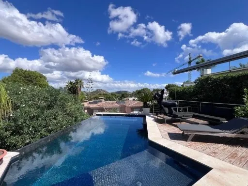 Elegant villa with stunning panoramic sea views in Nova Santa Ponsa — photo 10