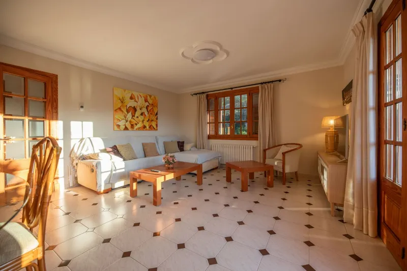 3 bedroom, 1 bathroom apartment and parking for seasonal rental — photo 4