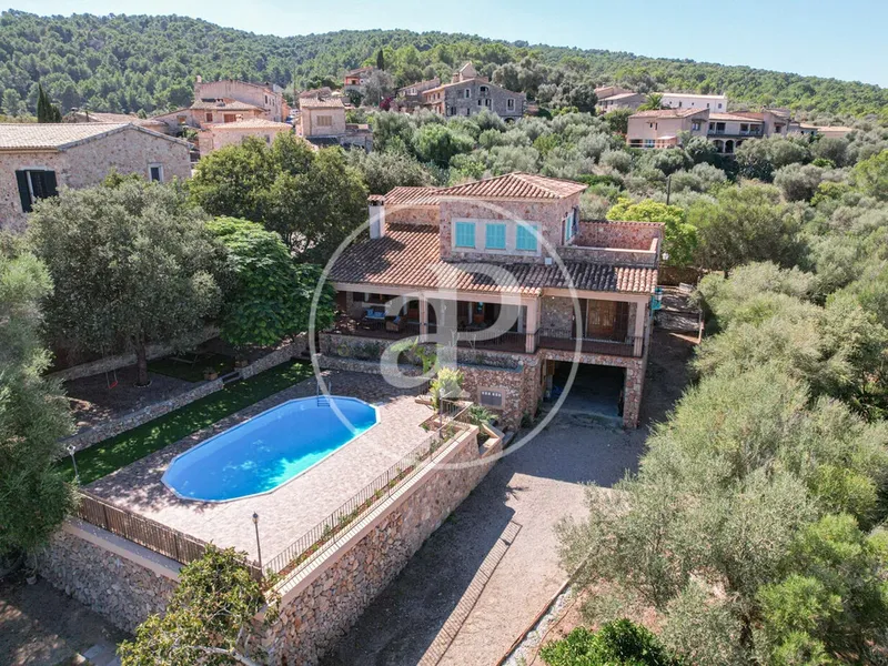 Villa in Santa Maria del Cami, Mallorca — photo 1
