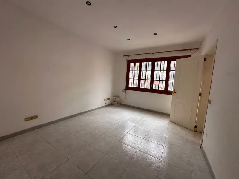 In the heart of Felanitx, this property represents a unique opportunity for those seeking a renovation project with enormous potential — photo 10