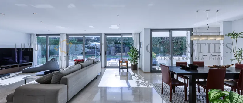 Modern villa in Nova Santa Ponsa with large plot and partial sea views — photo 4