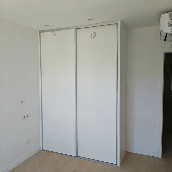 Penthouse for sale with 2 bedrooms, 2 bathrooms, furnished kitchen, laundry room, large living room, balcony and a 55 m² rooftop terrace. Includes parking space — photo 7
