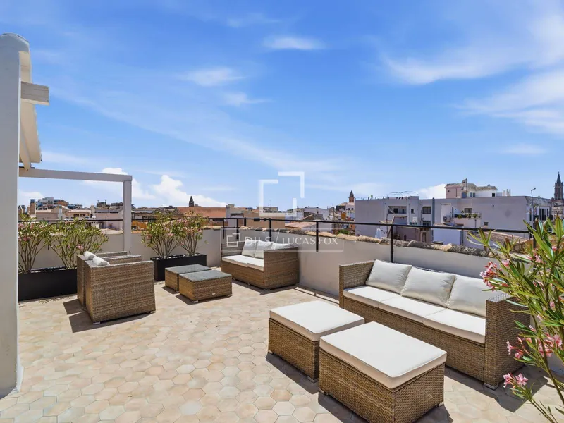 Attic of 210m² with 40m² terrace for sale in Palma de Mallorca — photo 2