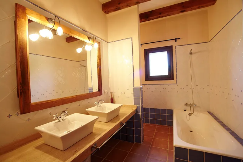 Finca with holiday rental license for 10 people in Santanyi — photo 12