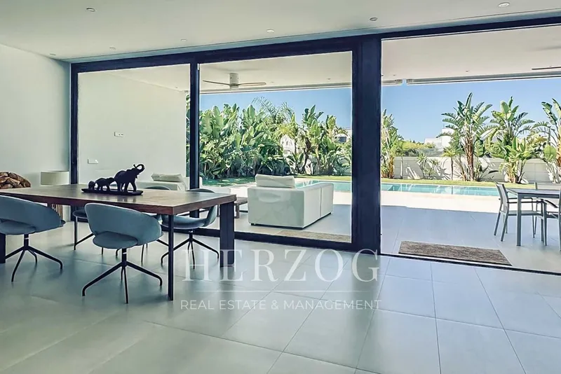 Exclusive designer residence with modern living concept in Puig de Ros — photo 11