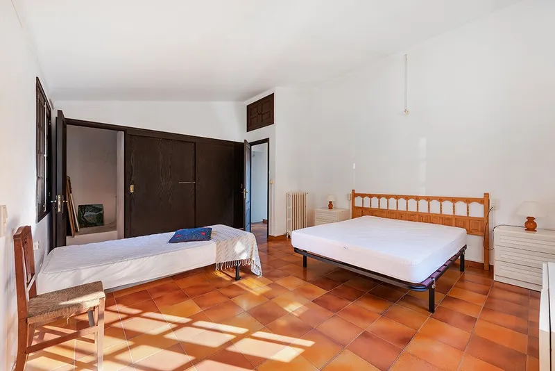 Pollença quiet location country property for sale with mountain view and covered terrace — photo 9