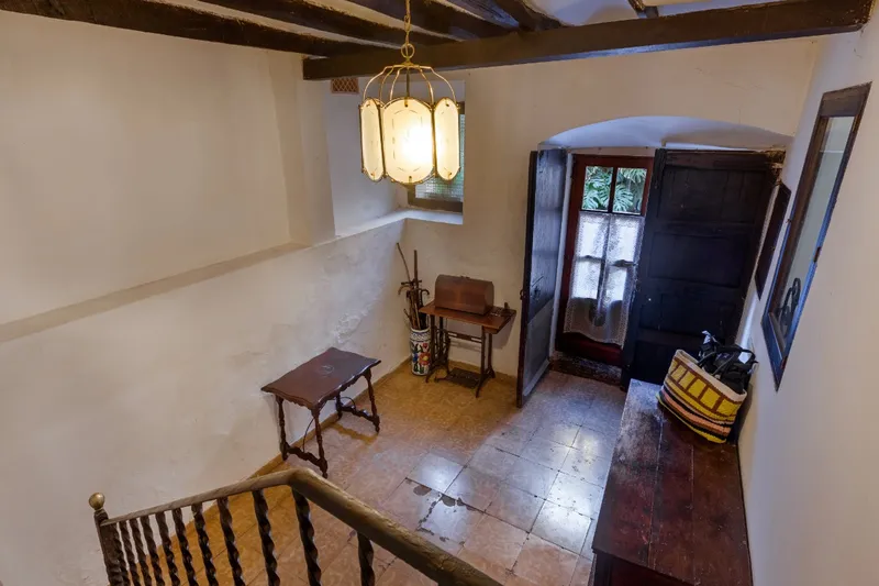 Authentic stone build house in the centre of Biniaraix — photo 6