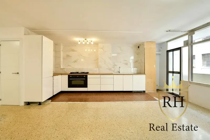 Discover this excellent opportunity in the Plaza de Toros area! — photo 1