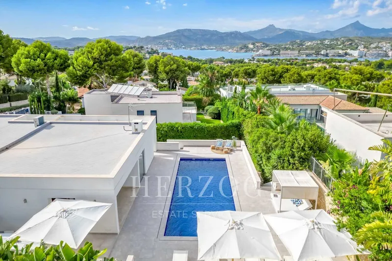 Exclusive sea view villa with pool and guest apartment in Nova Santa Ponsa — photo 1
