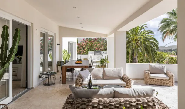 Spacious Family Villa with Mediterranean Charm — photo 9