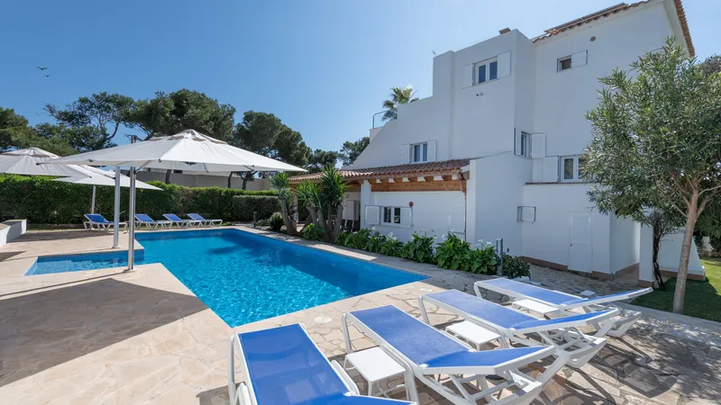 Beautiful villa with rental license in Cala d'Or — photo 1