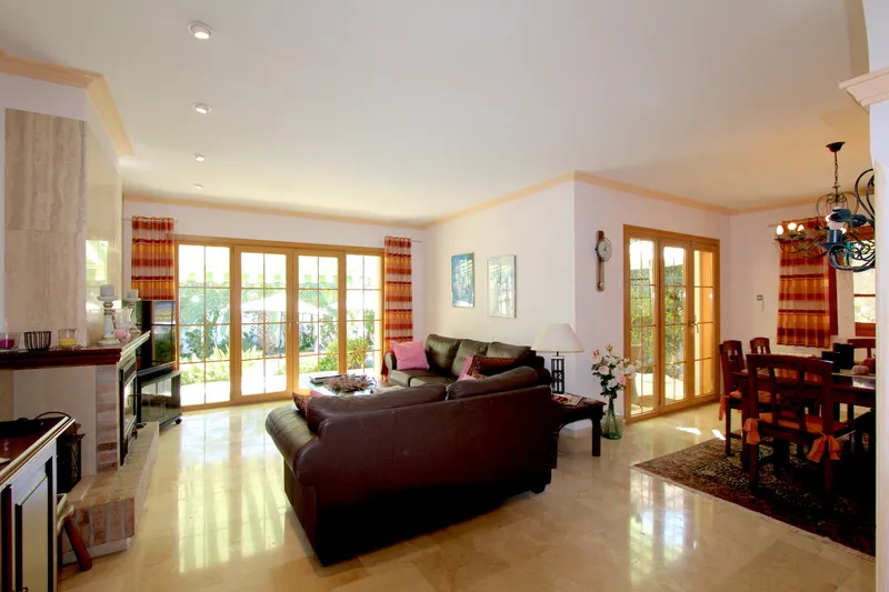 Mediterranean villa with pool, privacy and idyllic garden in a quiet location — photo 5