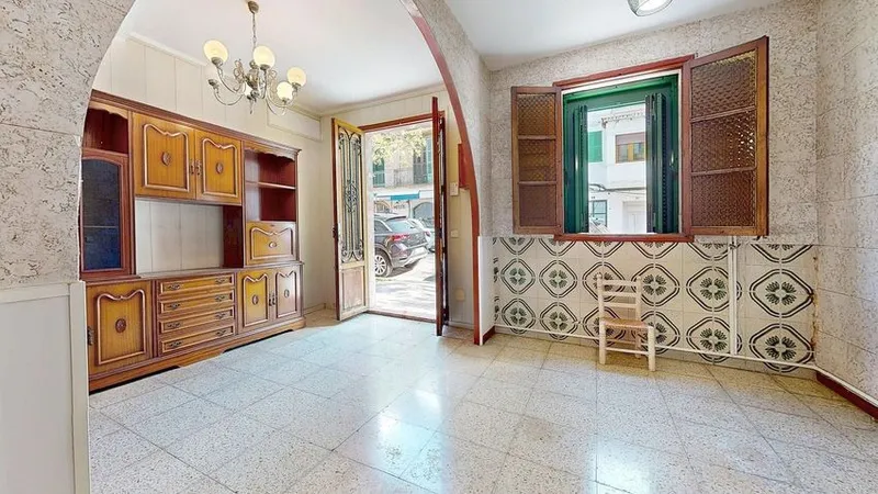 Flat / apartment for sale in Calle d'Anníbal, 7 — photo 1