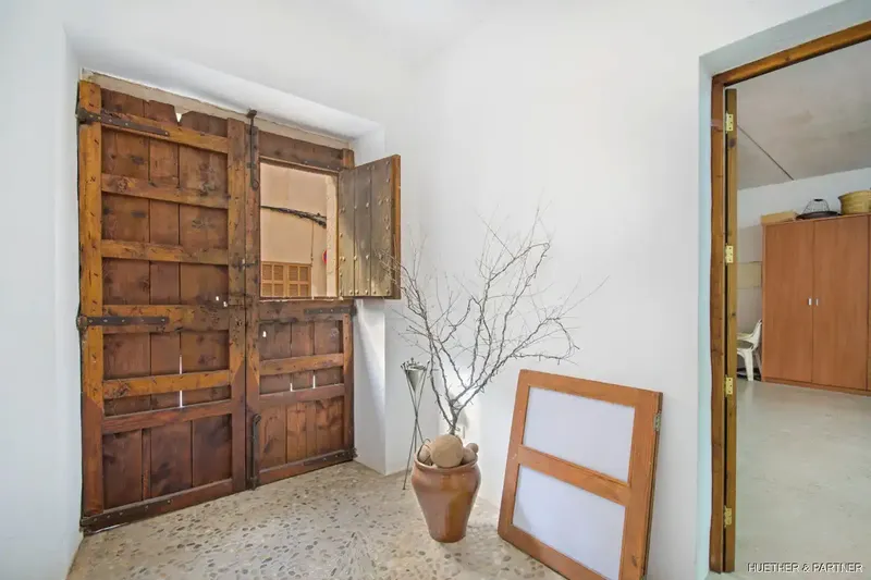 This approximately 300-year-old village house was completely renovated in 2004. — photo 7