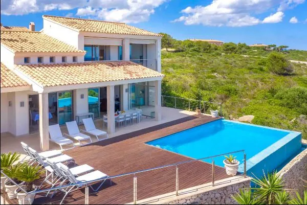 Frontline Luxury Villa with ETV License and Breathtaking Sea Views in Cala Magrana – Mallorca — photo 1