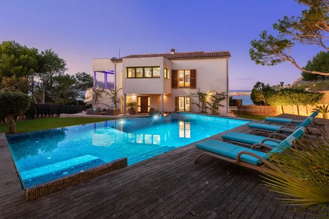Incredible seafront villa for sale in the picturesque north of Mallorca with beach access — photo 10