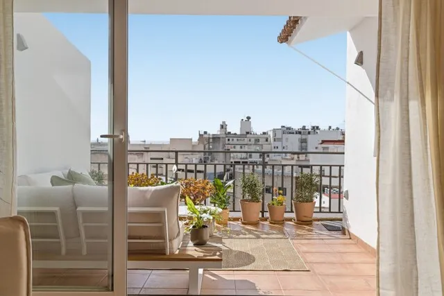 Penthouse with private terrace for sale in the heart of Palma, Mallorca — photo 1