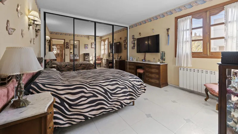 Spacious villa in Bahia Blava for sale to renovate with pool — photo 9