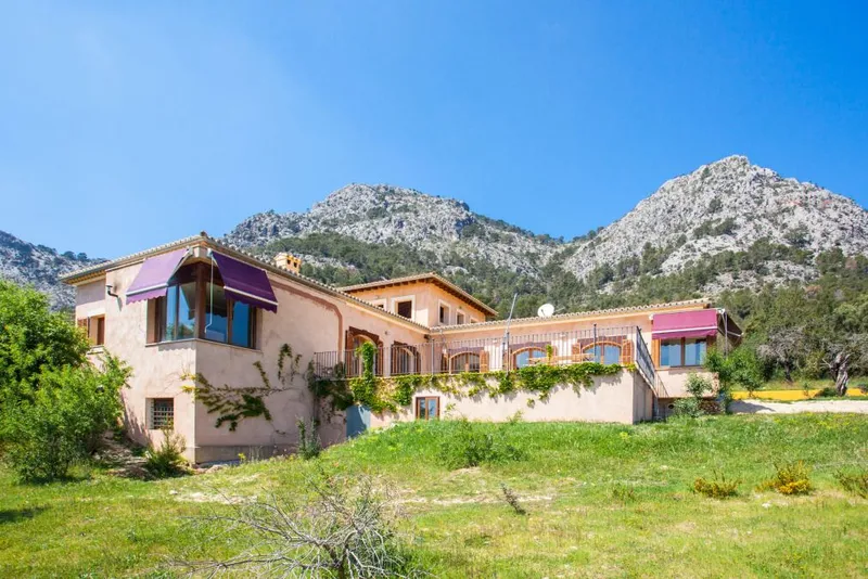 Fantastic country house with panoramic views and guest house of about 40m2 in Bunyola — photo 1