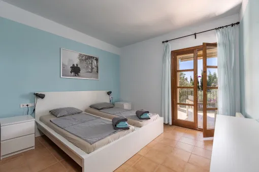 Calvia, tranquil villa in Calvià with stunning sea and mountain views and a holiday rental license — photo 12