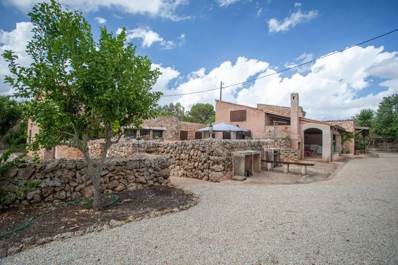 Don't miss the opportunity to live in the countryside, surrounded by nature on a magnificent rustic estate between Sencelles and Santa Eugenia — photo 6