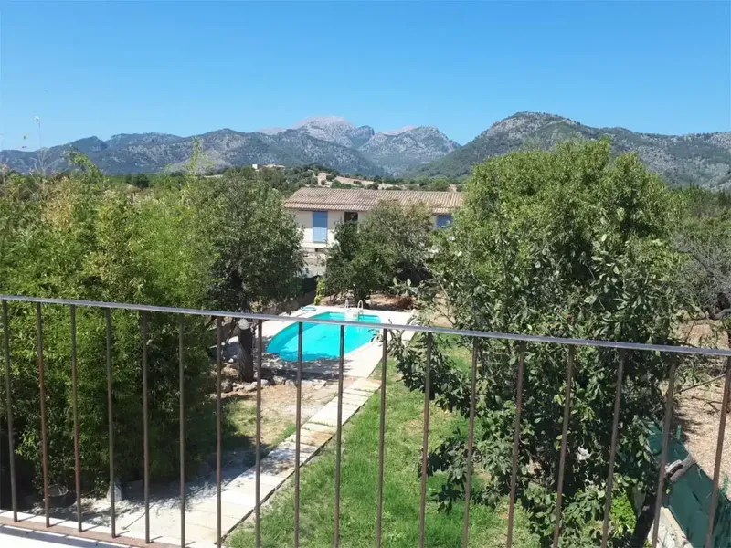 Preciosa casa típica mallorquina de 200 m2 con jardín y piscina en terreno de 638 m2 con fabulosos vistas a la Serra de Tramuntana. La casa — photo 1